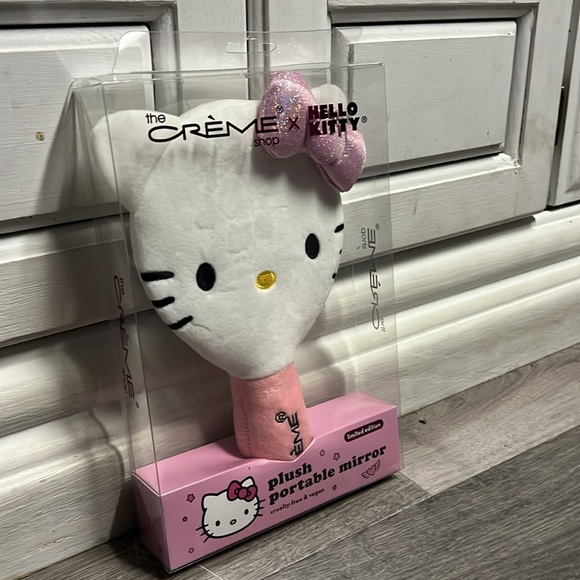 Hello Kitty Plush Mirror ๐๐๐งธ - Picture 2 of 2